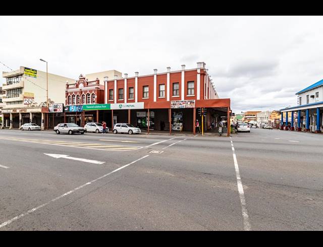 625M² OFFICE FOR SALE IN EAST LONDON CENTRAL